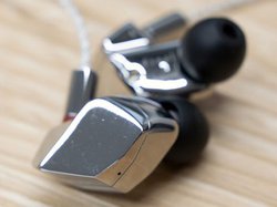 final�A�V�t���O�V�b�v�C���z���uA8000�v���20���~��12/13�����B�g�g�D���[�x�����E���U���h����