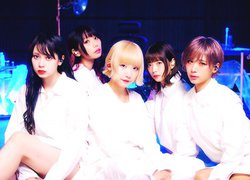 AVIOT�Ɓg�����n�h�A�C�h���uCY8ER�v��WEB CM�^�C�A�b�v�B�w�����A�l��ƌ����I�g�B�x�z�M�J�n