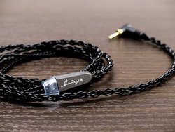 Luminox Audio�A���P�[�u���uKilowatt�v���u���b�N�J���[�œ��ꂵ���A�b�v�f�[�g���f��