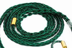 Beat Audio�A�C���z�����P�[�u���uEmerald MKII�v�V���[�Y�B10���N�L�O���胂�f����