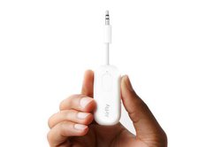 �t�H�[�J���|�C���g�A2�̃C���z���Ɠ����ڑ��ł���Bluetooth�g�����X�~�b�^�[�uTwelve South AirFly Pro�v