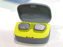 ��CES��JVC�A�X�|�[�c�����gAE�V���[�Y�h���S���C�����X�C���z���ɐV�@��uHA-AE5T�v