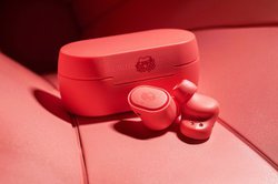 Skullcandy�A���S���C�����X�C���z���uSesh�v�Ɍ���F�u�R�[�����v