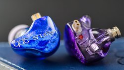 qdc�A���_�f�U�C���̃n�C�u���b�h�^�G���g���[�C���z���uUranus�v