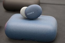 �\�j�[�A�R���p�N�g�ŃJ���t���Ȋ��S���C�����X�uWF-H800�v�B�g��y�ɍ������h��ǋ�