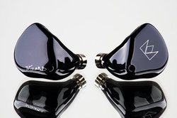 Noble Audio�A�n�C�u���b�h�\���̃��j�o�[�T��IEM�uTux 5�v