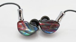 Tipsy�A���̓n�C�u���b�h�C���z���uDunmer Pro�v�^���̃V���O��BA�C���z���uBlue Aurora�v