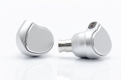 FAudio�A3BA�h���C�o�[���ڂ̓��{����C���z���uChorus�v�Ƀ��j�o�[�T�����f��