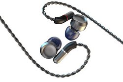 DUNU�A�s���A�x�����E���̗p�̃t���O�V�b�v�C���z���uLUNA�v