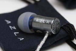 AZLA�A�X�g���[�~���O�^���o�C���Q�[�������C���z���uAZEL�v�B�􉽊w�p�^�[���̃t�B���^�[�ō��������