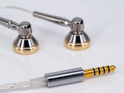 �����J�A�C���z���uCHACONNE�v�Ƀo�����X�ڑ��Ή����f���B2.5mm/4.4mm��2�^�C�v