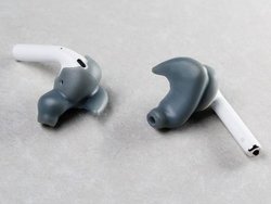 �uAirPods Pro�v�ɂ��g����A�X�}�z�Ŏ����B�e�����5���Œ��������̃J�X�^���C���[�`�b�v