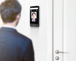 F؎ɐڐGsvŉqIB0.18bŊdCpF؃[_[uFACEWAYv