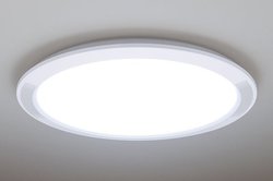 �p�i�\�j�b�N�A�X�s�[�J�[�t�V�[�����O���C�g�uTHE SOUND�v�Ɋی^�^�C�v