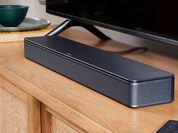 �{�[�Y�A�R���p�N�g�ȃT�E���h�o�[�uBose TV Speaker�v�B���������^HDMI�ɂ��Ή�