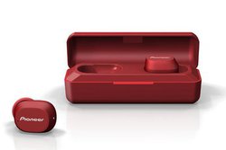 �p�C�I�j�A�A�R���p�N�g�Ȋ��S���C�����X�uC5truly wireless�v�B�O����荞�ݓ���