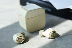 AVIOT�A1���~�؂芮�S���C�����X�̐V���f���uTE-D01gv�v�B�ŐVSoC��aptX Adaptive�Ή�