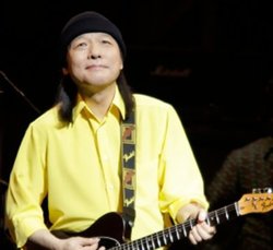 �R���B�Y�A���̃��C�u�f���z�M������B����������z�M�uMUSIC/SLASH�v�����痎�Ƃ���