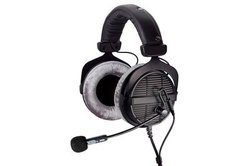 �A�[�L�T�C�g�A�w�b�h�z�����g�w�b�h�Z�b�g���h����}�C�N�uModMic�v�ɏ���USB�ڑ����f��