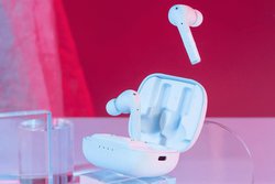 defuncAiPhonełxȃQ[~OSCXuTRUE GAMINGv