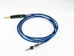 WAGNUS.�A�\�j�[�uMDR-M1ST�v�p���P�[�u���B���j�^�[�����E���X�j���O������2�^�C�v