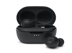 JBL�A�Ŕ�8000�~�؂�̊��S���C�����X�V����@�uTUNE115TW�v�B�ő�21���ԍĐ��ŋ}���[�d���Ή�