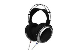 iBasso Audio�A�J�[�{���t�@�C�o�[�U���̗p�̃I�[�v���^�w�b�h�z���uSR2�v