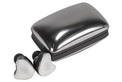 HIFIMAN�A�Ɨ��A���v�����̊��S���C�����X�C���z���uTWS800�v