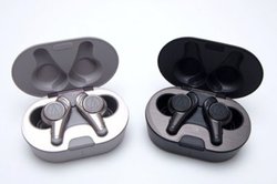 �I�[�f�B�I�e�N�j�J�̃m�C�L�������S���C�����X�uATH-CKR70TW�v���A�v�f�Œʘb�i������