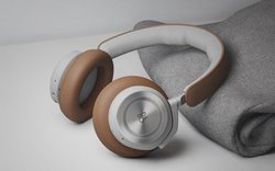 Bang & Olufsen�A�f�W�^���A�_�v�e�B�uANC���ڂ�BT�w�b�h�z���uBeoplay HX�v