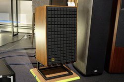 JBL�A75���N�L�O���f���uL100 Classic 75�v�uSA750�v�����̔�����B���S���C�����X�V���f�����\��
