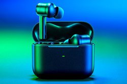 Razer�A��x�����[�h���ڂ̃Q�[�~���O���S���C�����X�C���z���uHammerhead True Wireless Pro�v