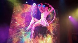 �A�X�g���f�U�C���AOculus Quest 2�Ŏ����ł���8K�}���`�A���O��VR�R���e���c�B���Ԍ���z�M