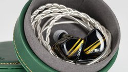 Softears�A�Ǝ�BA�h���C�o�[�̗p�̃n�C�u���b�h�C���z���uCERBERUS�v�^10BA�C���z���uRS10�v