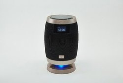 �����W�I�ԑg���I�[�f�B�I�@��ɁB��B��̃i���[�V�����ȂǓ����́w�W�F�b�g�X�g���[���I�[�f�B�I�x