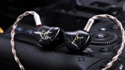 Kinera Imperial�A�k���_�b���`�[�t��8BA�C���z���uODIN�v�^�n�C�u���b�h�C���z���uNanna�v