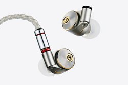 UCOTECH�A�t���b�g�o�����X���X�ɒǋ��������t�@�����X�C���z���uRE-2�v