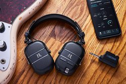 ���[�����h�A���C�����X�w�b�h�z���^�x�[�X�A���v�uWAZA-AIR BASS�v�B���K�ɕ֗��ȃ��Y���@�\�𓋍�