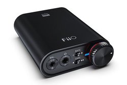 FiiO�A�o�X�p���[�쓮��USB DAC�����w�b�h�z���A���v�uK3ES�v�BDAC�`�b�v�ύX��S/N�A�c�ݗ������P