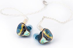 FIDUE�A�Ǝ��Z�p�ŁgBA�^�炵���ʃp���t���ȃT�E���h�h���y���߂�4BA�C���z���uGEM 4�v