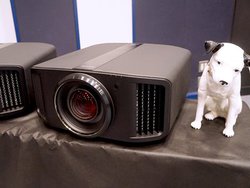 �r�N�^�[�A�V8K�v���W�F�N�^�[�uDLA-V90R/V80R/V70R�v�B�����@�Ő��E����8K���͑Ή�