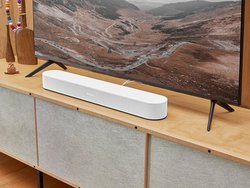 Sonos�A�h���r�[�A�g���X�Ή��̃R���p�N�g�ȃT�E���h�o�[�uBeam (Gen 2) �v