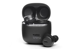 JBL�A�n�C�u���b�h�m�C�L�������ڂ̐V�t���O�V�b�v���S���C�����X�uTOUR PRO+ TWS�v