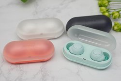 �\�j�[�A���S���C�����X����@�uWF-C500�v�B���⑕�����͏�ʃ��f�����瓥�P