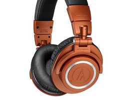 �I�[�f�B�I�e�N�j�J�A�uATH-M50xBT2�v�̌��胁�^���b�N�I�����W���f��