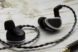 64 Audio�A�J���^�n�C�u���b�h�C���z���uDuo�v11/12�����B�ō�16.5���~