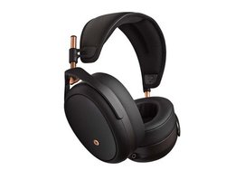Meze Audio�A�u�����h���̖��^���ʎ��E�w�b�h�z���uLIRIC�v