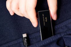 Cayin�A�|�P�b�g�T�C�Y��R2R USB-DAC�^�A���v�uRU6�v