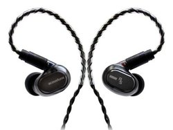 Acoustune�A�u�����h���̃X�e�[�W���j�^�[�C���z���uRS ONE�v�B�V���C���gMonitor�V���[�Y�h��1�e