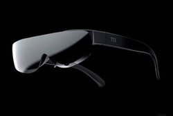 ��CES��TCL�A�����チ�K�l�^�f�B�X�v���C�uNXTWEAR AIR�v�B75g�܂Ōy�ʉ�